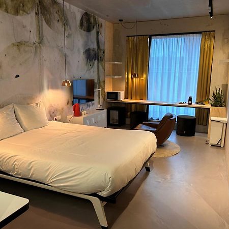 Moloko, Modern Designed Sleep & Shower Hotel In City Center, Digital Key By Sms Enschede Exterior photo