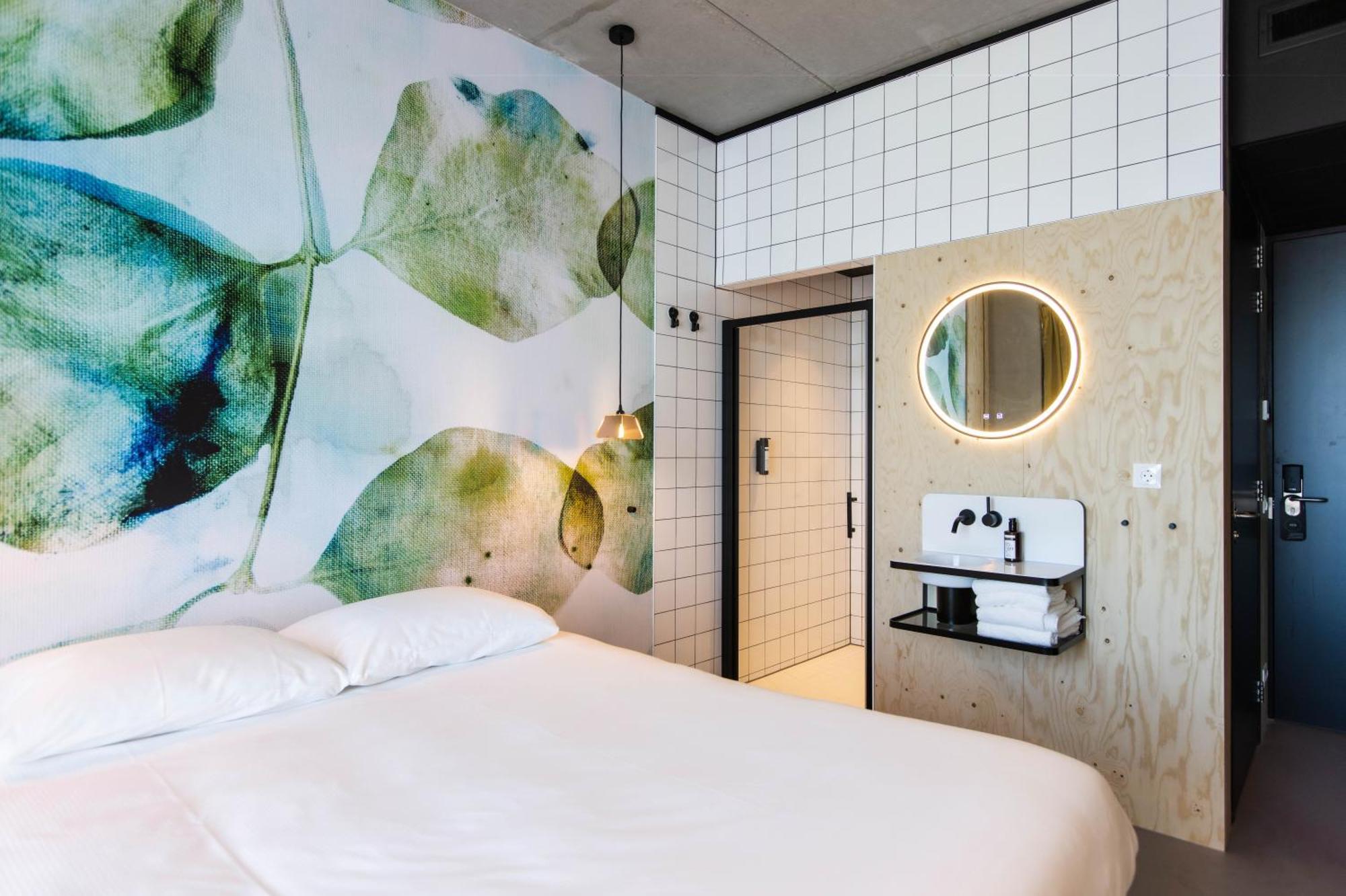 Moloko, Modern Designed Sleep & Shower Hotel In City Center, Digital Key By Sms Enschede Exterior photo